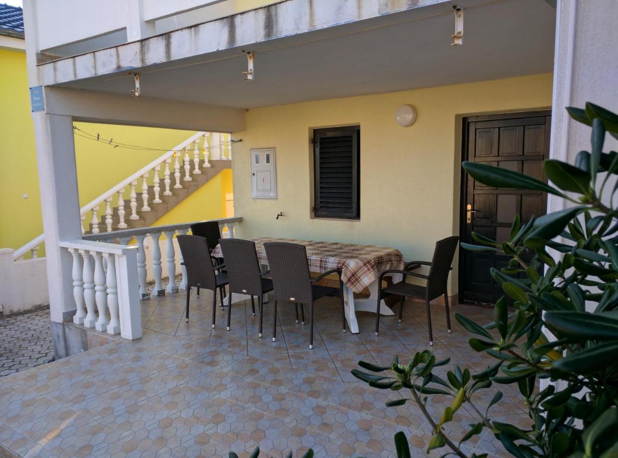 Sakoman Apartments Vir Exterior photo